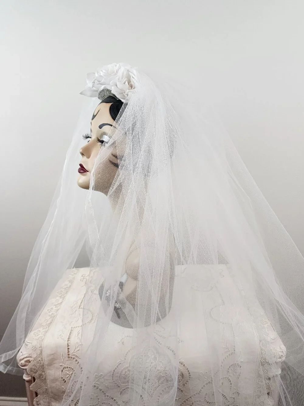 Vintage White Tulle Double Layer Wedding Bridal Veil w/ White Roses Rhinestones